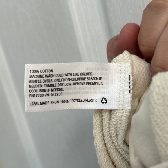 NWT Universal Thread Women's Cream Pocket Sweat Shorts Size Medium - Picture 9 of 16